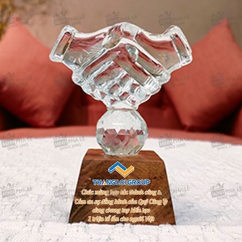 Cúp vinh danh đối tác G005