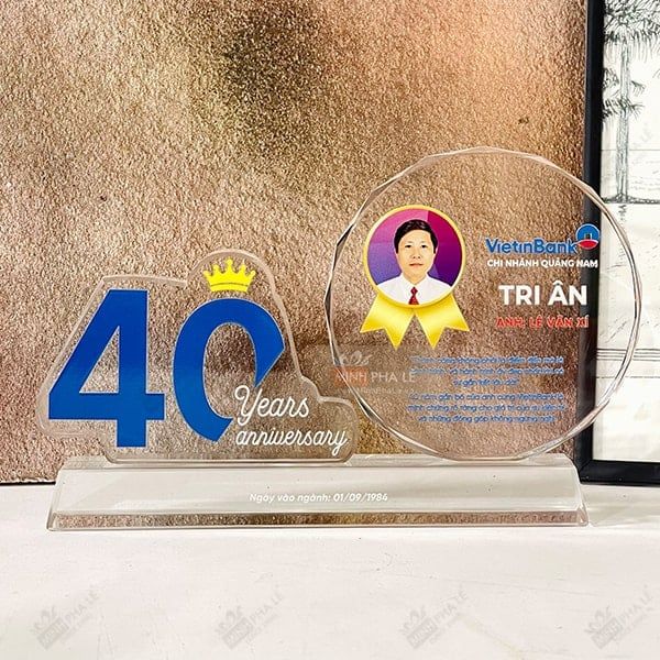 Chặn giấy pha lê H031 (10-15-20-25 năm)