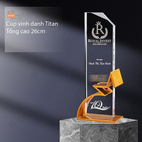 Cúp vinh danh ngôi sao Titan TT003