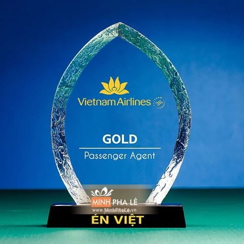 Kỷ niệm chương vinh danh nhân viên xuất sắc SBT-093