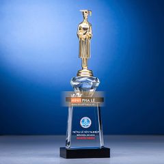 Cúp vinh danh tốt nghiệp nam T015