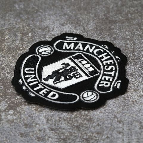 LOGO thêu MANCHESTER đen trắng