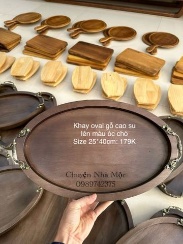  Khay oval tay cầm gỗ cao su lên màu óc chó 