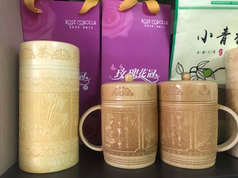LY TRÀ TRE CHẠM KHẮC THỦ CÔNG CÓ NẮP ĐẬY