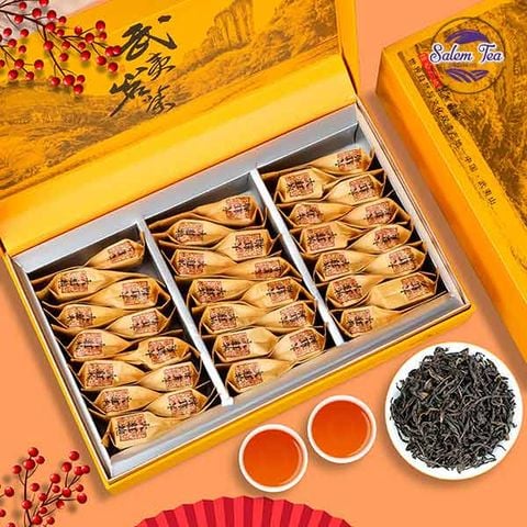 “Set quà Trà Chính Nham Đại Hồng Bào với thiết kế cao cấp và hương trà thơm lưu luyến”