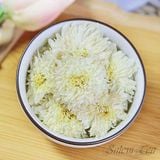 Hình ảnh bát chứa hoa cúc trắng khô, được sắp xếp gọn gàng, tôn lên vẻ đẹp tự nhiên của hoa cúc trắng.