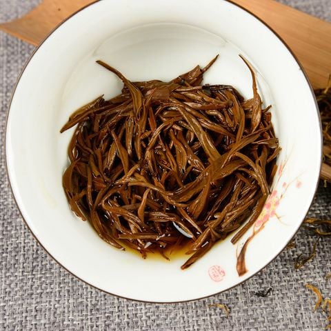 Hồng trà Điền Hồng Tùng Châm
