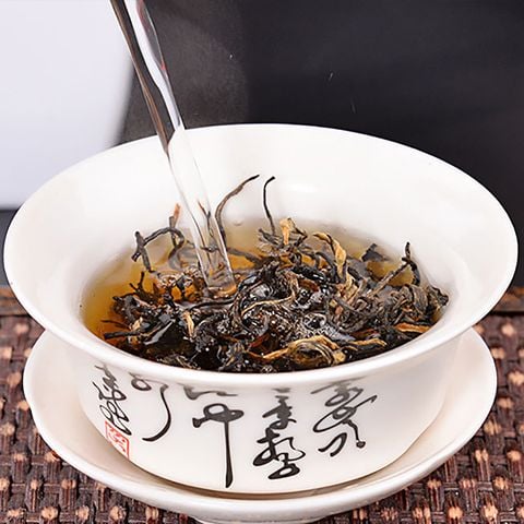 Hồng trà Điền Hồng Tùng Châm