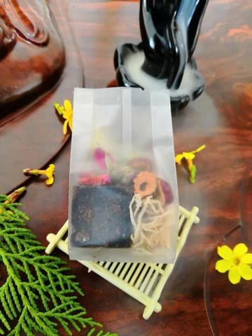 Trà đường nâu mix gừng, hoa hồng, táo đỏ