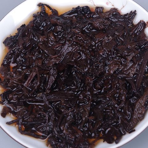 Trà phổ nhĩ chín Lão Ban Chương Hoàng Gia năm 2018 bánh 357g