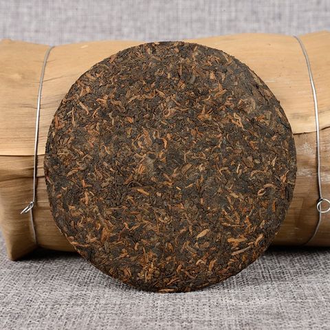 Trà phổ nhĩ chín Băng Đảo Vân Nam năm 2012 bánh 100g