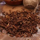 “Rễ Bồ Công Anh tự nhiên được bày trên nền gỗ đẹp mắt”
