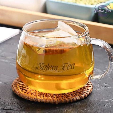 “Cốc thủy tinh chứa Trà Lúa Mạch Bo Bo Đậu Đỏ thơm ngon”