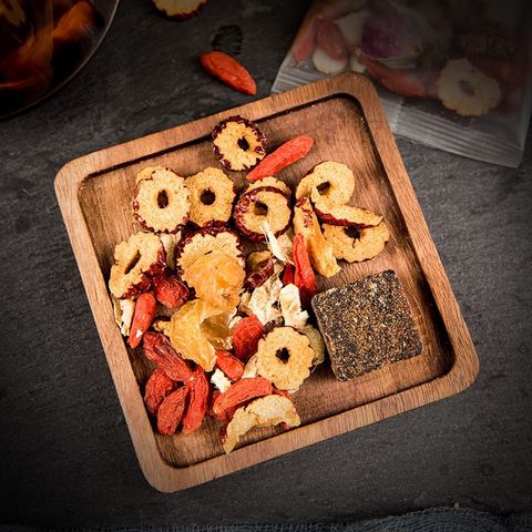 Trà đường nâu mix gừng, hoa hồng, táo đỏ