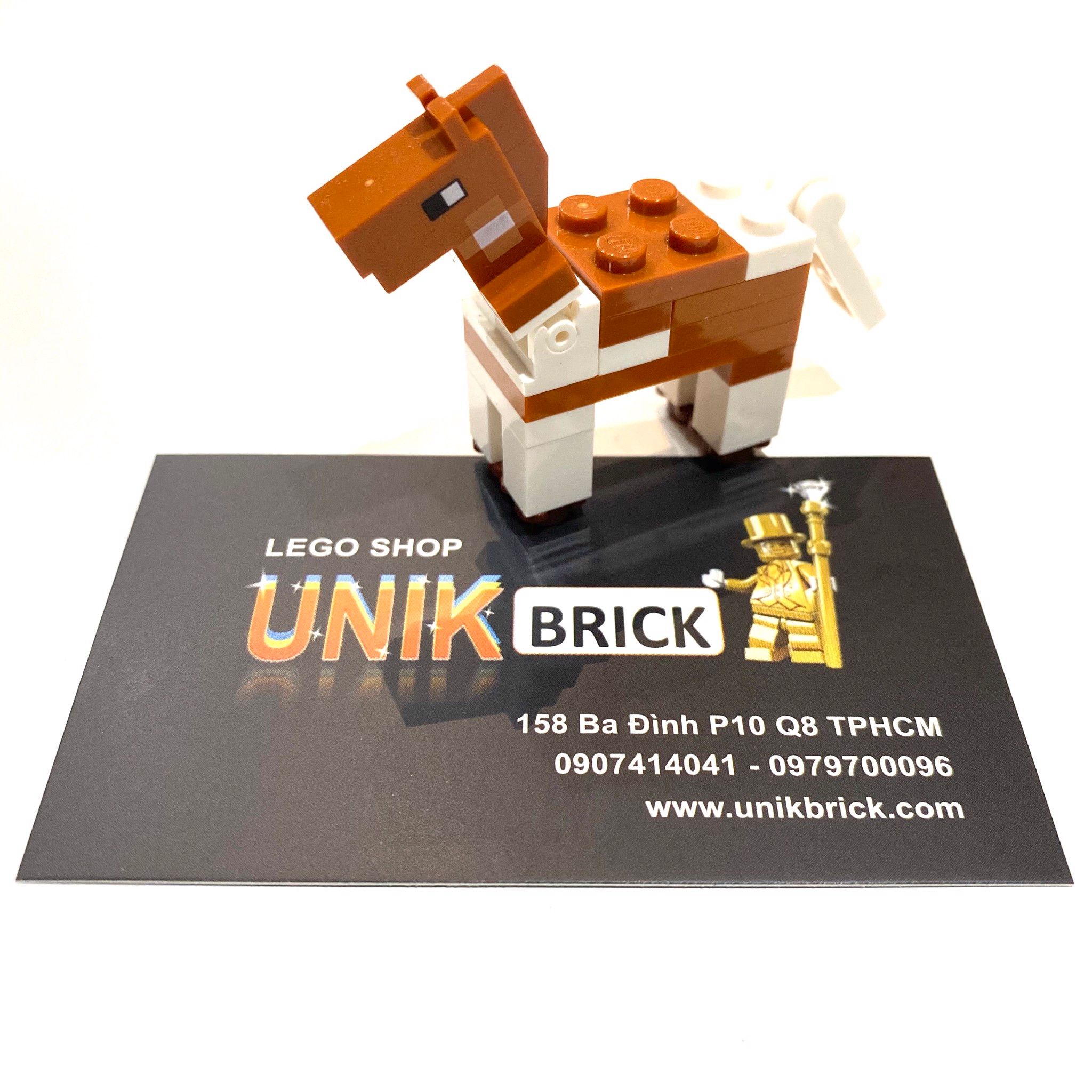 LEGO Minecraft Horse: LEGO Minecraft Horse sẽ giúp các em nhỏ khám phá thế giới game Minecraft một cách sinh động và vui nhộn. Với chất liệu an toàn và thiết kế độc đáo, LEGO Minecraft Horse là một sản phẩm tuyệt vời để giải trí và thưởng thức cùng bạn bè và gia đình. Hãy sắm ngay LEGO Minecraft Horse và khám phá thế giới đầy màu sắc của Minecraft nhé!