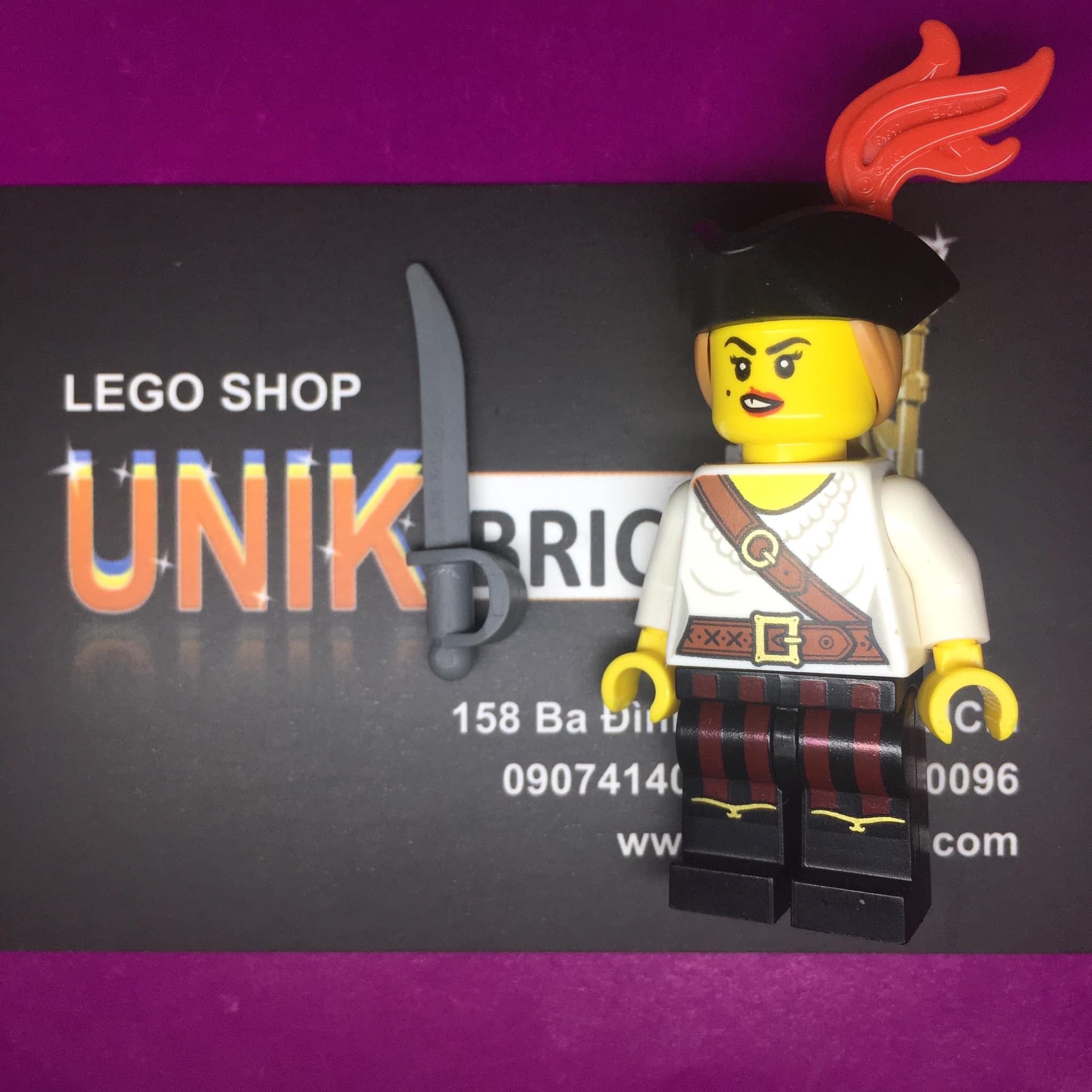 LEGO Pirate Girl Series 20