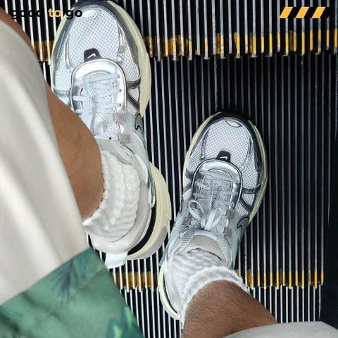 giay-nike-v2k-run-summit-white-metallic-silver-w-fd0736-100