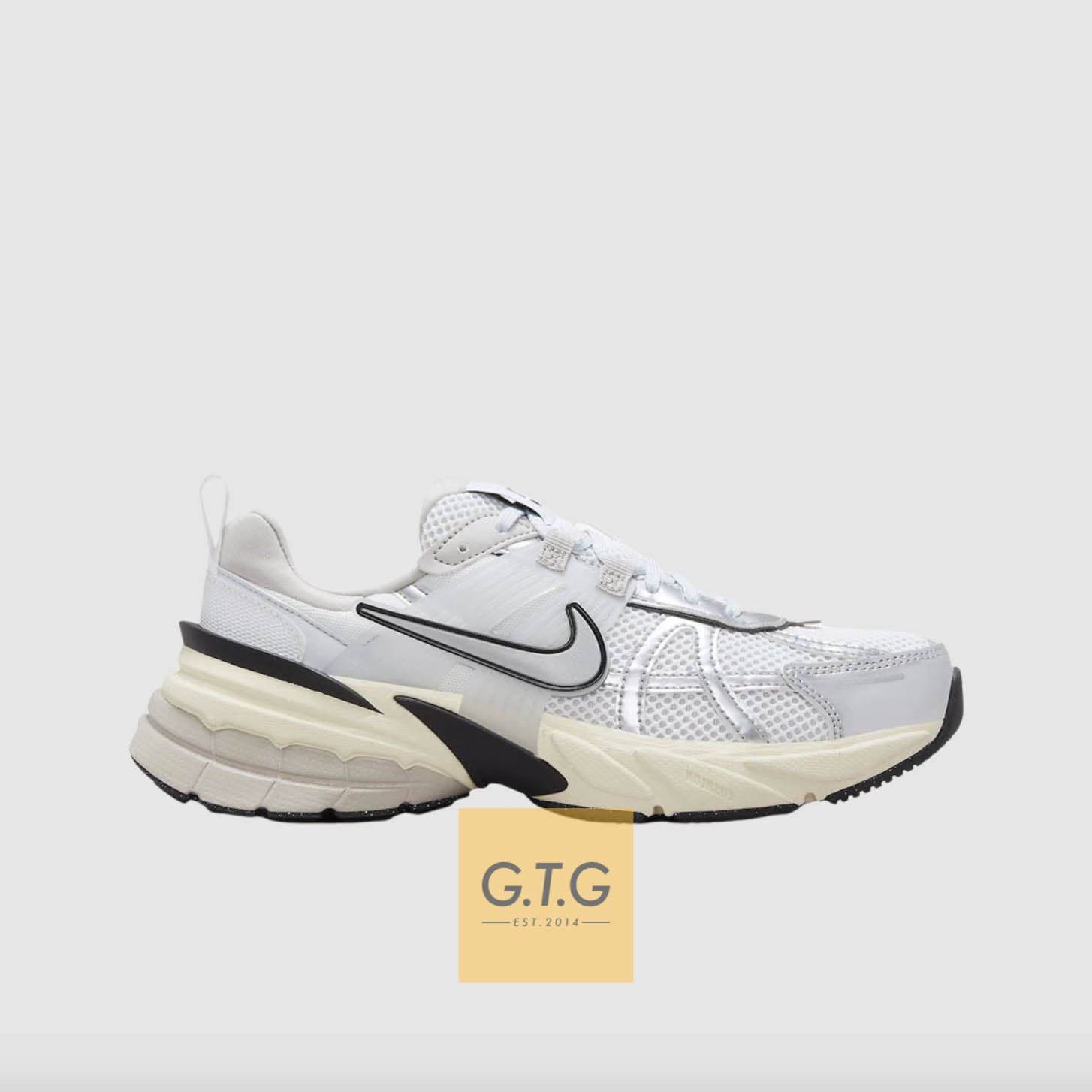 giay-nike-v2k-run-summit-white-metallic-silver-w-fd0736-100