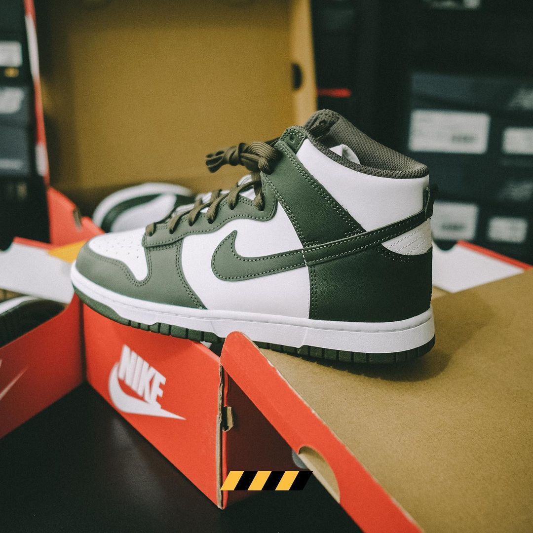 nike-dunk-high-cargo-khaki-dd1399-107