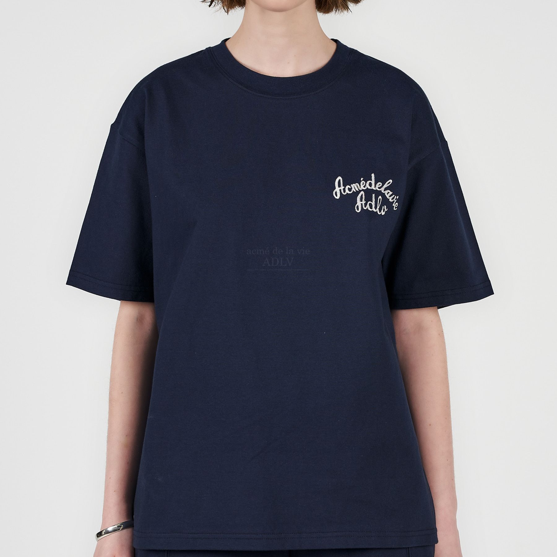  Áo thun - Acmé de la vie - SCRIPT LOGO EMBROIDERY SHORT SLEEVE T-SHIRT NAVY 