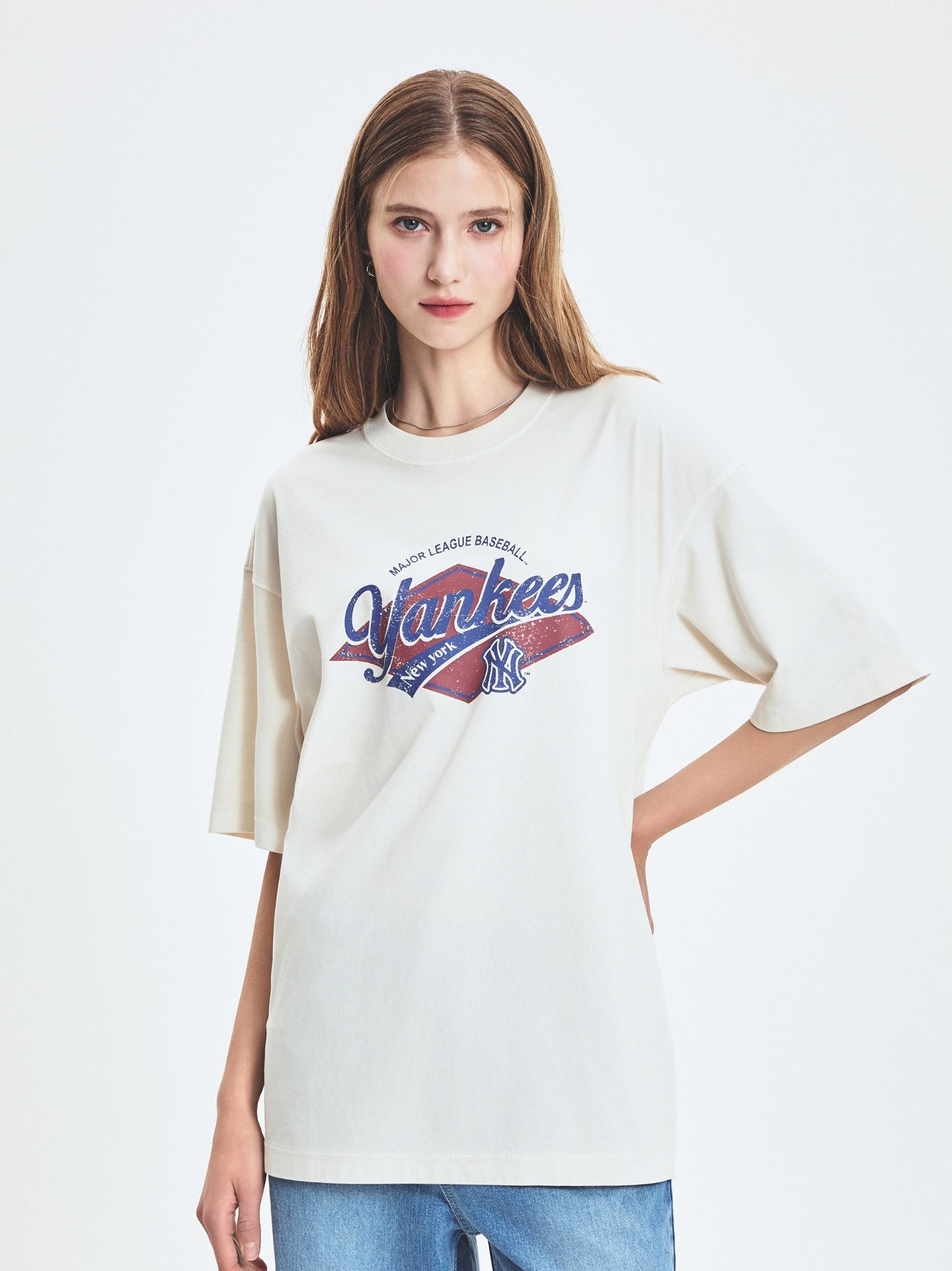  Áo thun MLB [Unisex] Varsity Vintage Washing Graphic Mega Overfit T-Shirt NY Yankees - 3ATSV0753-50CRD 