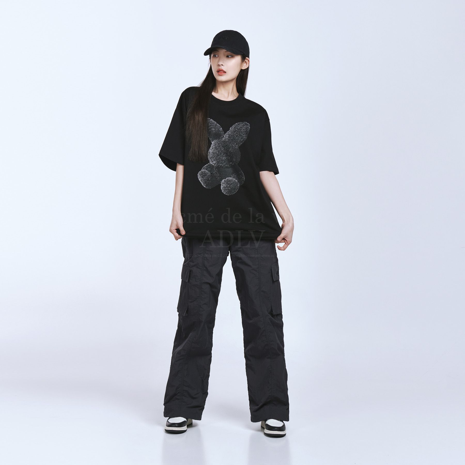  Áo thun Acmé de la vie - ADLV BLACK FUZZY RABBIT SHORT SLEEVE T-SHIRT BLACK 