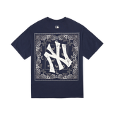  Áo thun MLB - PAISLEY BACK LOGO T-SHIRT NEW YORK YANKEES - 3ATS52023-50NYD 