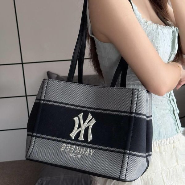  Túi Xách MLB - Varsity Lettering Canvas Shoulder Bag NY Yankees - 3ABQB015N-50BKS 