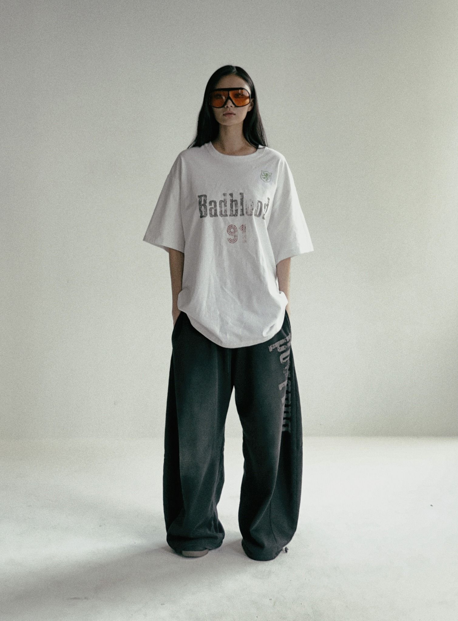  Áo Thun [Unisex] Badblood - Sun Faded 2 1/2 T-shirt Black - w-tee24-111 