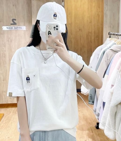  Áo Thun WHO.A.U - Steve Front Bucket White T-shirt 