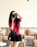  Áo Thun Len WHOAU [Nữ] - Steve R-neck Short Sleeve Cardigan Red - WHCKF2401F 