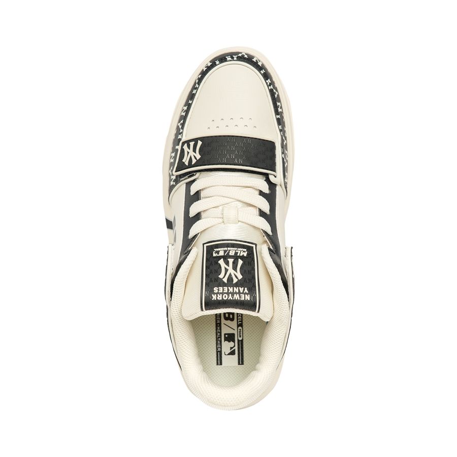  Giày MLB Chunky Liner Mid Classic Monogram New York Yankees Black - 3ASXLM13N-50BKS 
