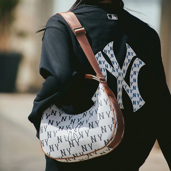 Túi Xách MLB Korea - Classic Monogram Jacquard Large Hobo Bag New York Yankees Cream - 3ABQL023N-50CRS 