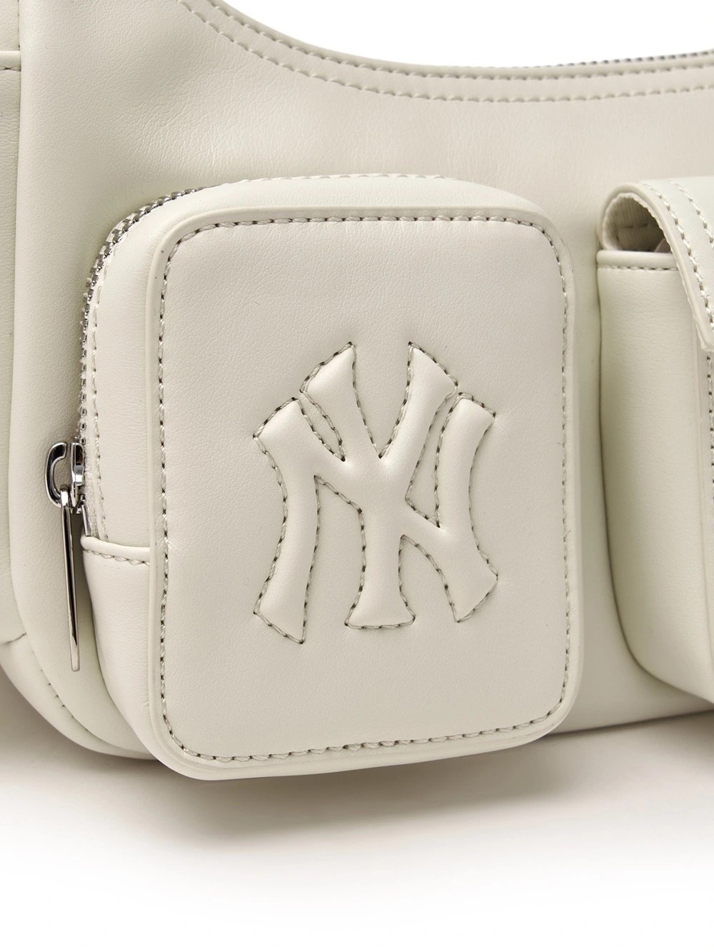 ★MLB Korea★ Multi-pocket cargo bag NY Cream 3ABQBV25N-50CR Túi MLB Korea Multi Pocket Cargo Bag NY Yankees Cream