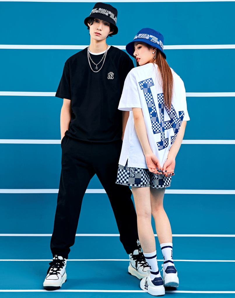  Áo thun MLB -  CHECKERBOARD BACK LOGO SHORT SLEEVE T-SHIRT NEW YORK YANKEES - 3ATSM8023-50BKS 