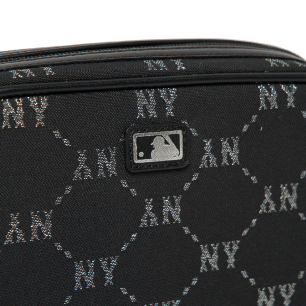 ☆MLB Korea☆ Diamond Monogram Jacquard Piping Man to Man NY MLB KOREA] Diamond Monogram Jacquard Mini Cross Bag New York
