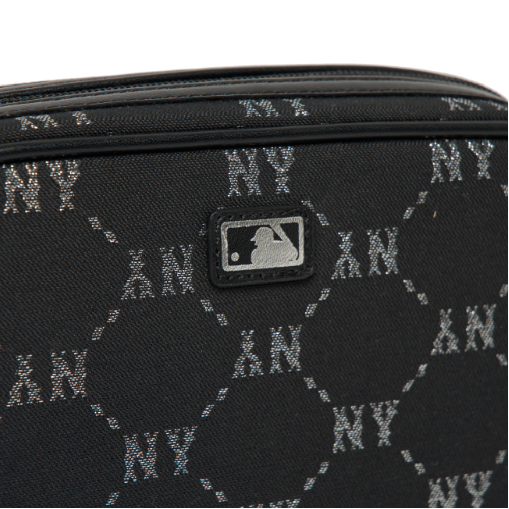  Túi MLB Korea - DIAMOND MONOGRAM JQD CAMERA BAG NEW YORK YANKEES - 7ACRM012N-50BKS 