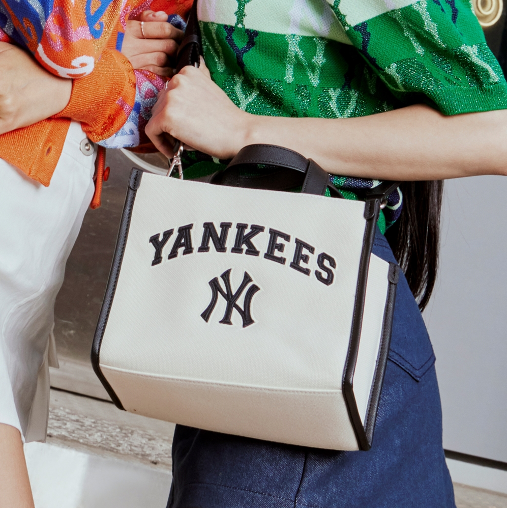 ☆韓国の人気☆【MLB】☆Varsity jacquard small tote ba.g☆ ☆関税込☆MLB☆Varsity jacquard small tote bag☆ (MLB Korea
