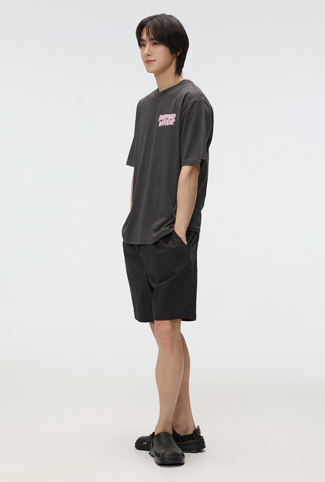  Áo Thun WHOAU (SPAO) - [Unisex] Woody SURFING Short Sleeve T-shirt Charcoal - SPRPF24C54 