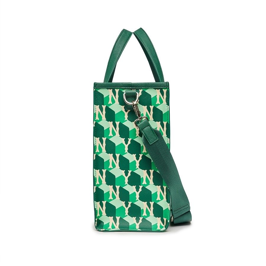 ☆韓国の人気☆【MLB】☆Varsity jacquard small tote ba.g☆ ☆関税込☆MLB☆Varsity jacquard small tote bag☆ (MLB Korea