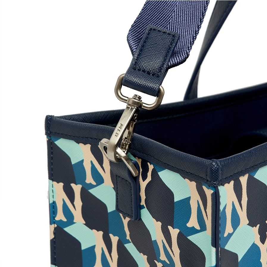  Túi MLB Korea - Cube MONOGRAM Tote Bag NEW YORK YANKEES - 3AORM042N-50NYD 