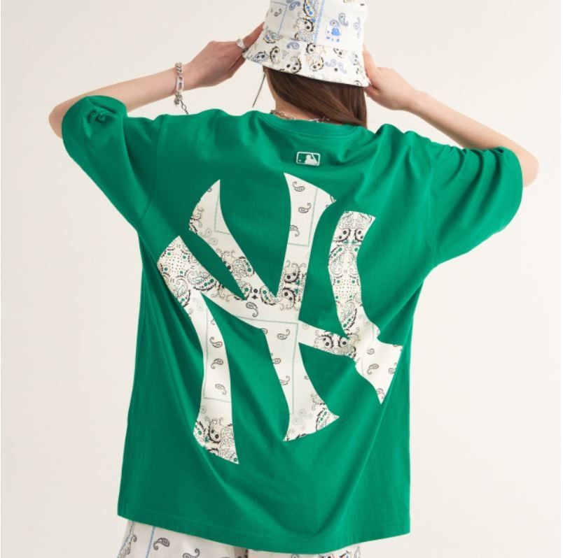  Áo thun MLB - PAISLEY MEGA LOGO T-SHIRT NEW YORK YANKEES - 3ATS53023-50GNS 