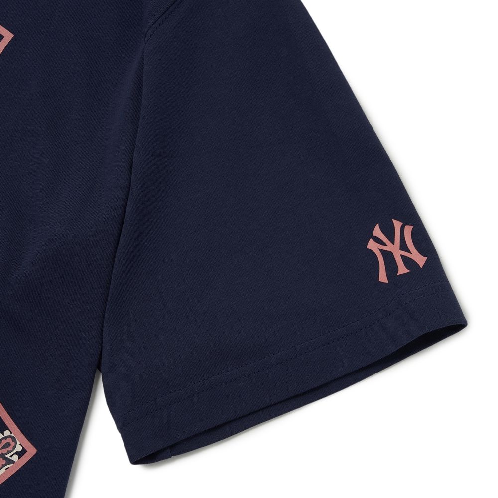  Áo thun MLB - Megalogo Paisley New York Yankees D.Navy - 3ATSI0124-50NYD 