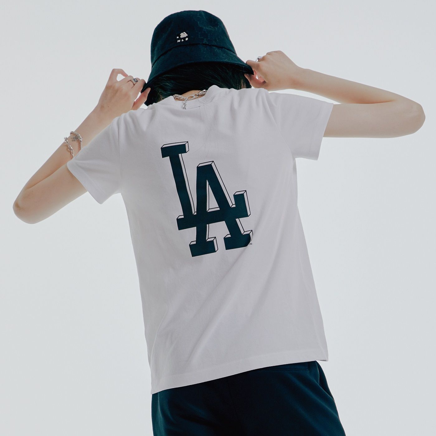  Áo thun MLB - BASIC BACK BIG LOGO SHORT SLEEVE T-SHIRT LA DODGERS - 31TS03131-07W 