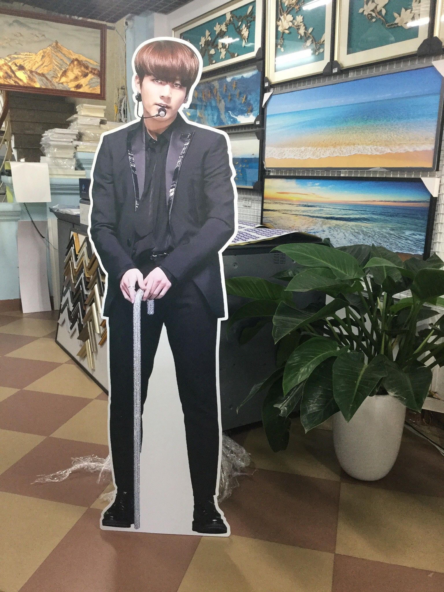 In Standee hình người Fomex