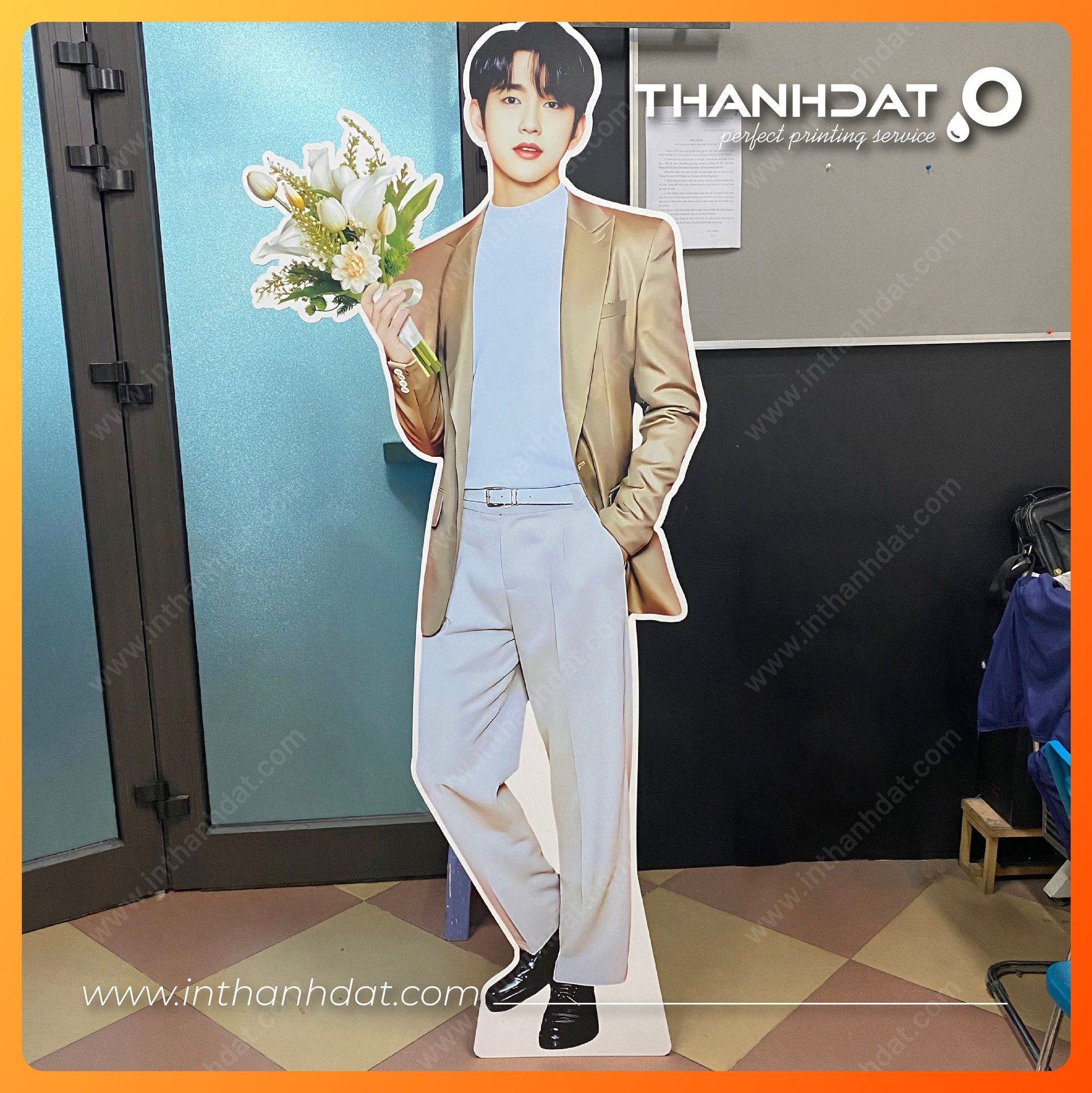 In Standee hình người Fomex