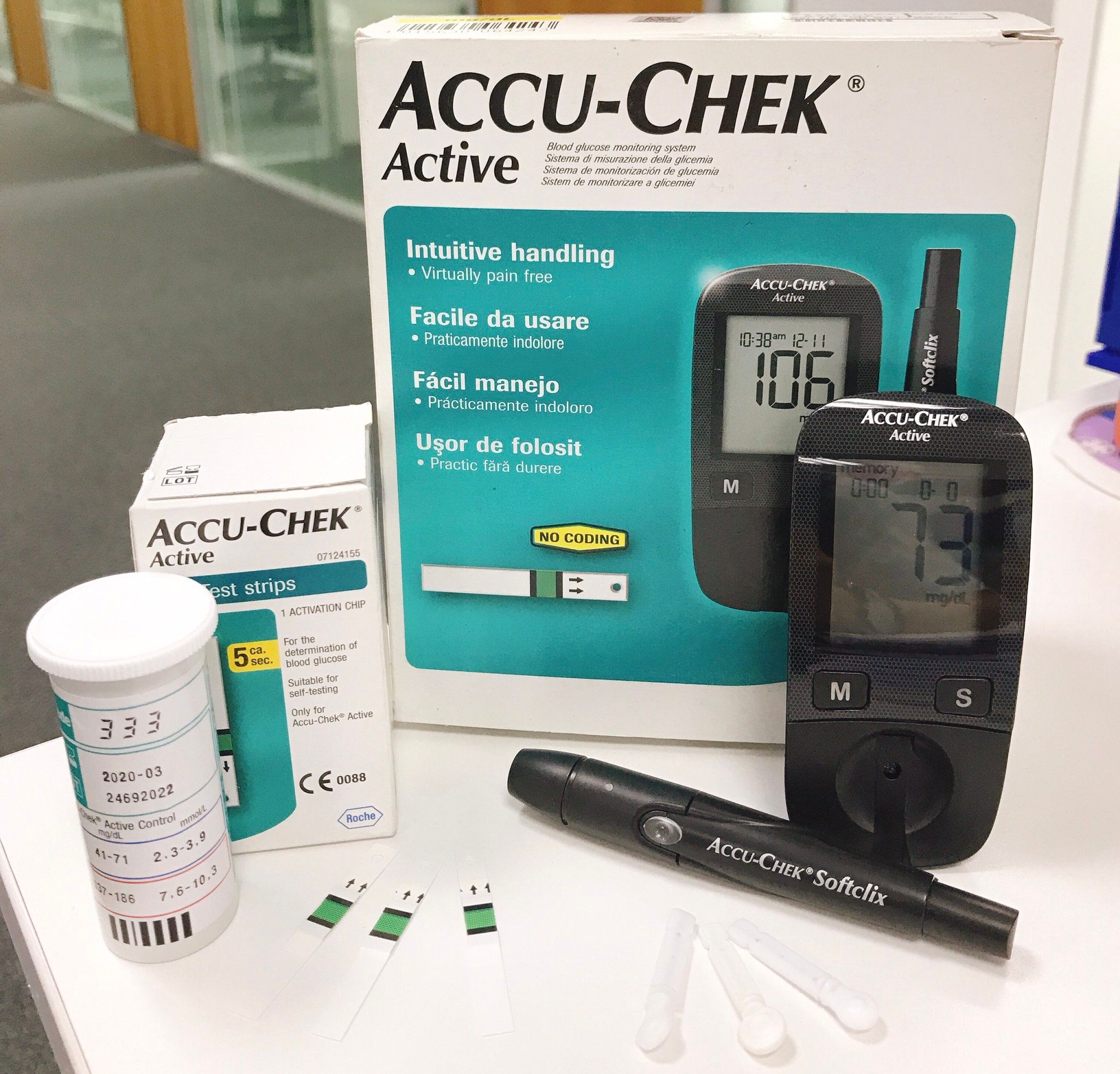 Máy đo đường huyết Accu Chek Active