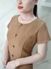 Đầm Suông A phối nút màu Nude Nâu sang trọng gọn dáng DL511