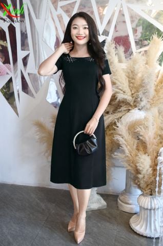  Đầm Suông A Đen cổ vuông đính pha lê thủ công DL515 