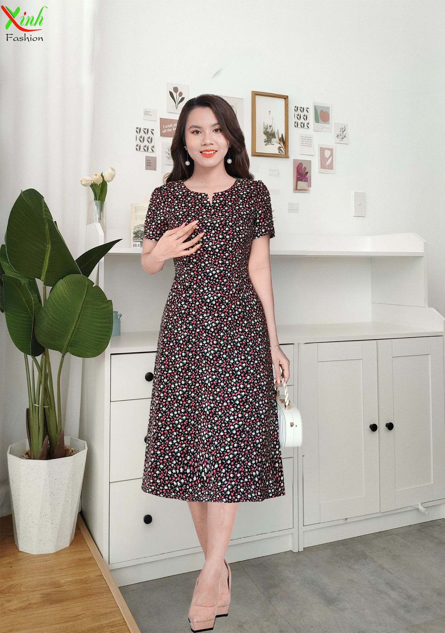 Đầm suông A Đen Hoa Nhí phối nút sang trọng DL529